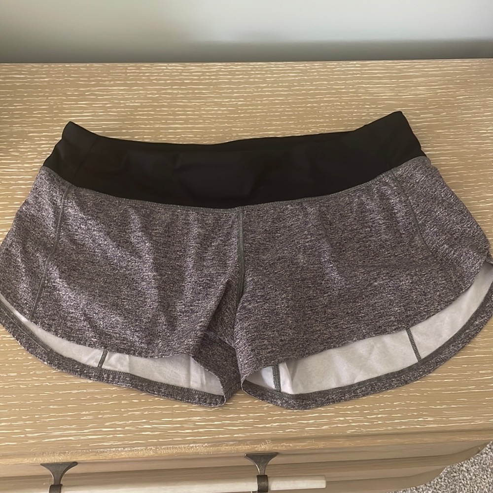 LULULEMON Speed Up Shorts 2.5” Original Cut Low Rise Black Grey Like New